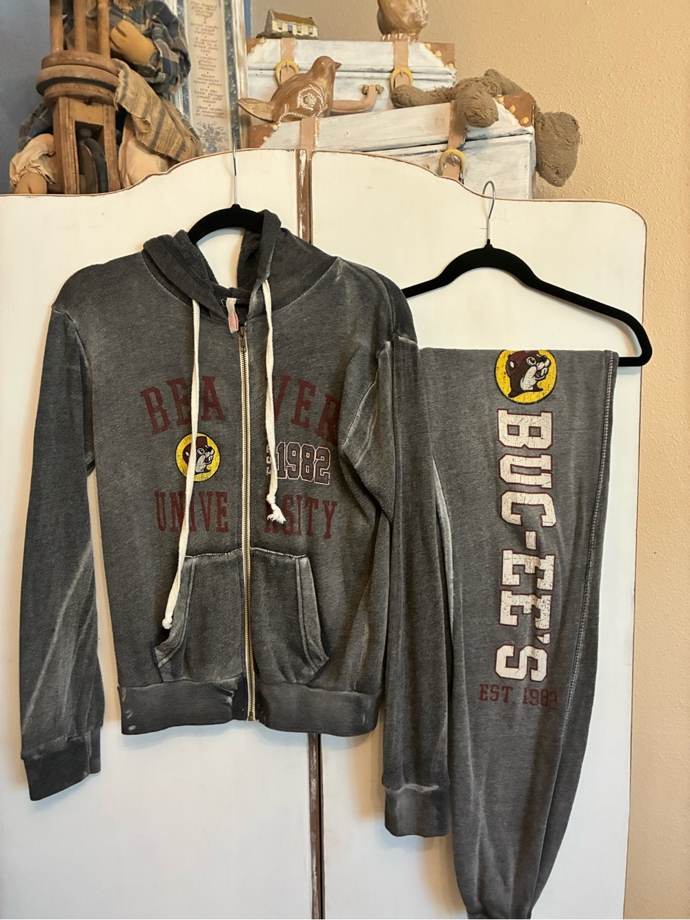 BUC-EES jogger set Jacket - Logo Graphic/ Joggers
